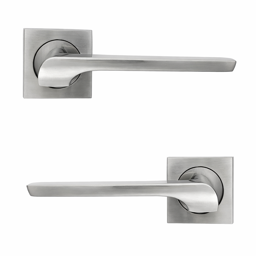 Aluminium deurkruk '559' op vierkant rozet voor deuren in satijn nikkel finish