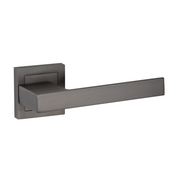 Zamak deurkruk model 220 met vierkante rozet in grafietafwerking voor deuren
